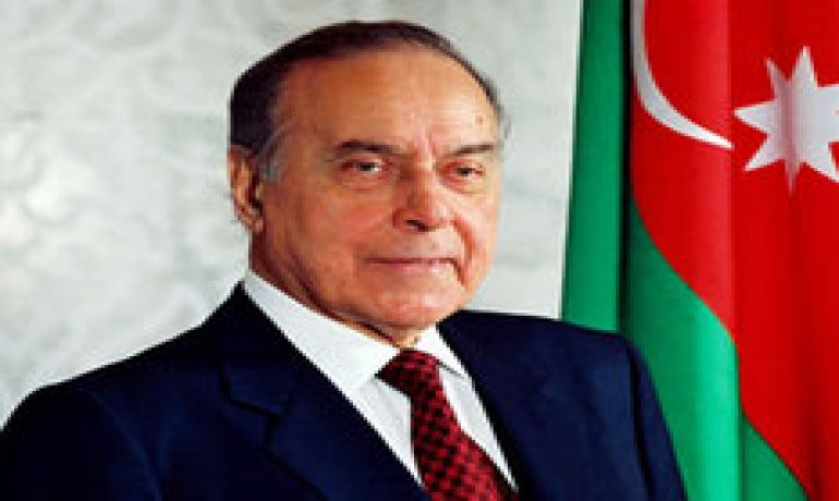 Bu gün Azərbaycanın ümummilli lideri Heydər Əliyev