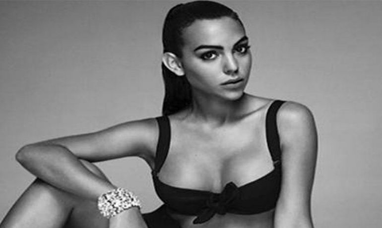 Ronaldonun sevgilisi qızı ilə ilk fotosessiyasını 