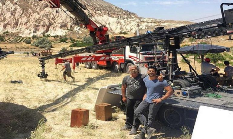 Burak Özçivit atası ilə birgə işləyəcək - FOTO