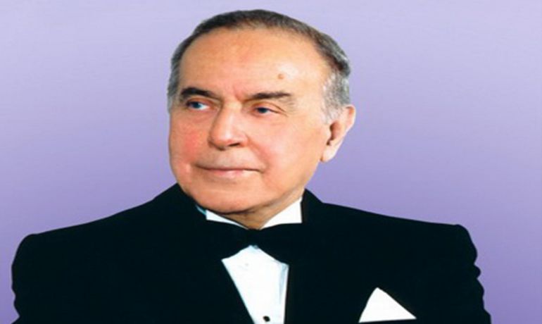 Heydər Əliyev: Böyük ömrün anları - FOTOKOMPOZİSİY