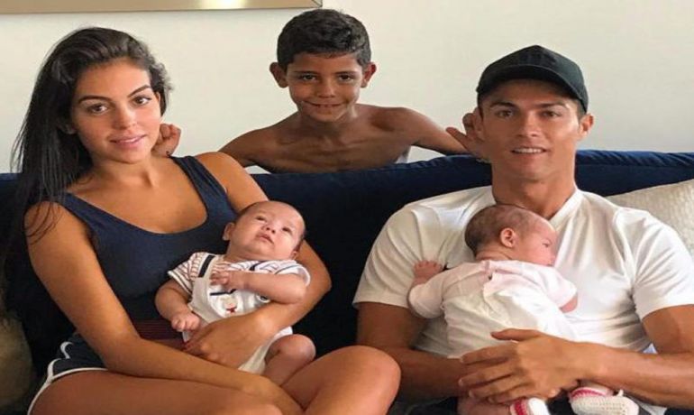 Ronaldu doğulacaq körpəsinin adını açıqladı - VİDE