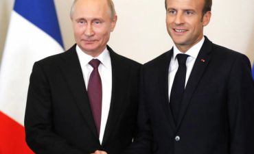 Putin Makronla görüşdü