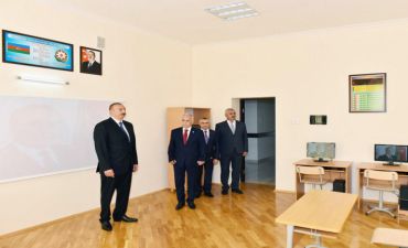 Prezident İlham Əliyev Bakıdakı 74 nömrəli məktəbd