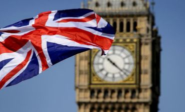 Britaniya 3 hərbi gəminin hazırlanmasına 4,8 milya