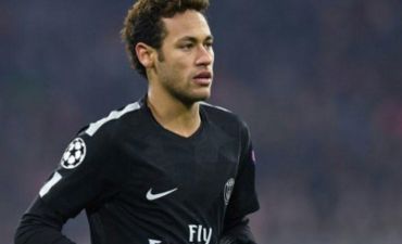 Neymar özü istəyir ki, onu yıxsınlar