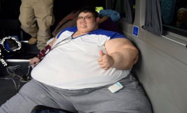 Bu adamın çəkisi 600 kiloqramdır