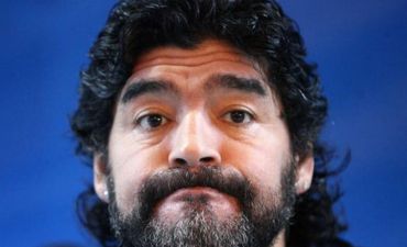 Maradona baş məşqçi vəzifəsindən istefa verdi