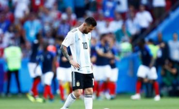 Messi düşərgəni təkbaşına tərk etdi
