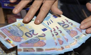 İtaliyanın dövlət borcu rekord həddə çatıb