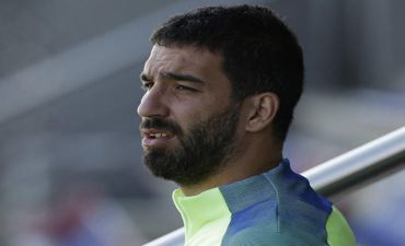 Arda gedir, Məsud gəlir
