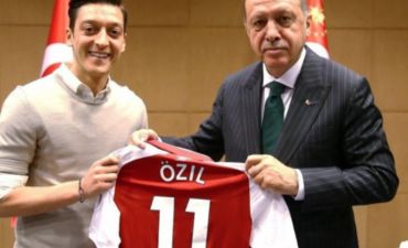 Məsud Özil Almaniya yığmasından getdi