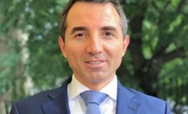 Keçmiş futbolçu hamilə sevgilisinə xəyanət edib?