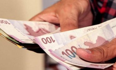 Azərbaycanda bu şəxslərin banklarda əmanətləri art