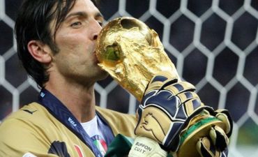 Buffon ən güclü italyan futbolçulardan danışıb
