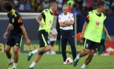 Braziliyanın açıq məşqinə minlərlə azarkeş getdi