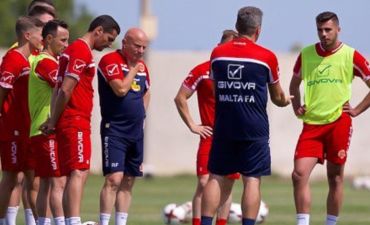 Baş məşqçi Azərbaycan və Ermənistanı müqayisə etdi