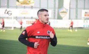 Deniz Yılmaz üçün 4 dəqiqə