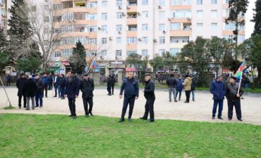 Mili Şuranın ssenarisi dəyişməyən mitinq şousu